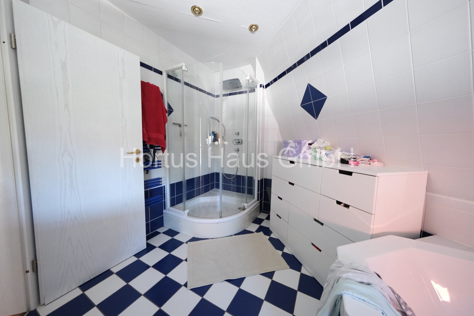 Gartenidylle, moderner Komfort, Architektenhaus im Bieterverfahren!