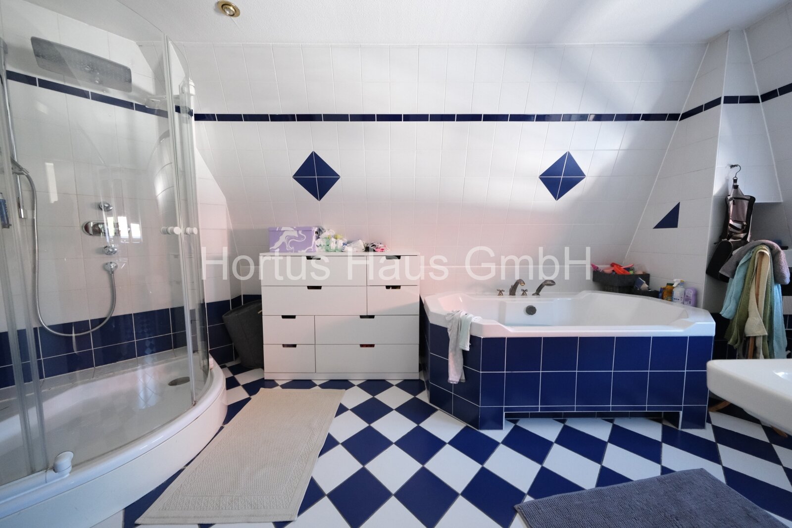 Gartenidylle, moderner Komfort, Architektenhaus im Bieterverfahren!