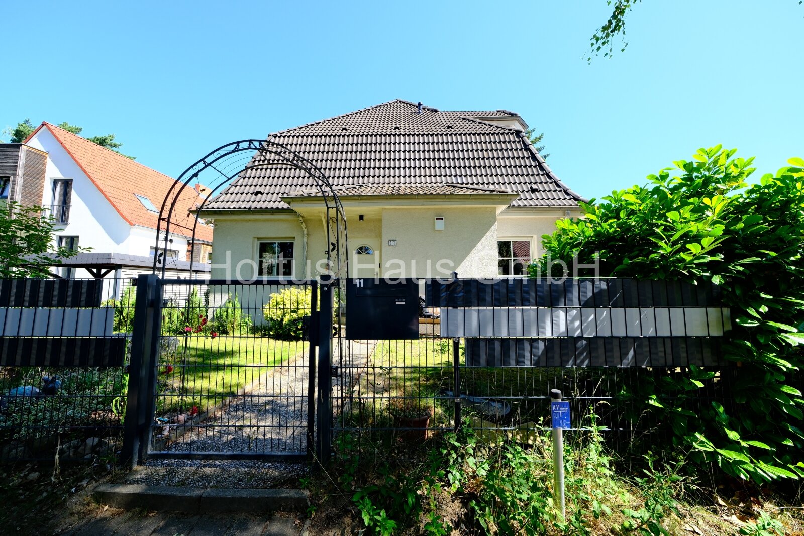 Gartenidylle, moderner Komfort, Architektenhaus im Bieterverfahren!